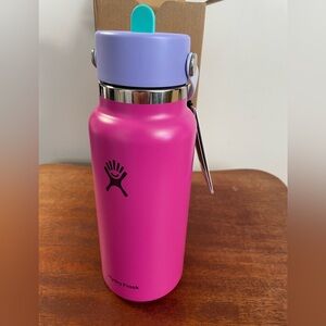 Hydro Flask 32 oz Wide Mouth with Flex Straw Cap in Holiday Punch